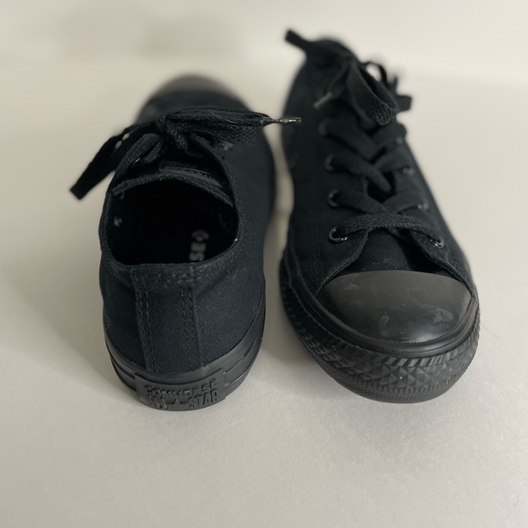 All black Converse - Picture 3 of 3